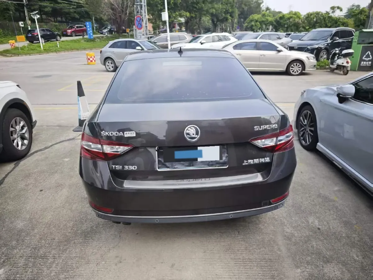 2018 Skoda Kodiak 1.8T 180HP L4 7DCT,autocango,china used car exporter,china ev exporter,chinese used car exporter,chinese used ev exporter