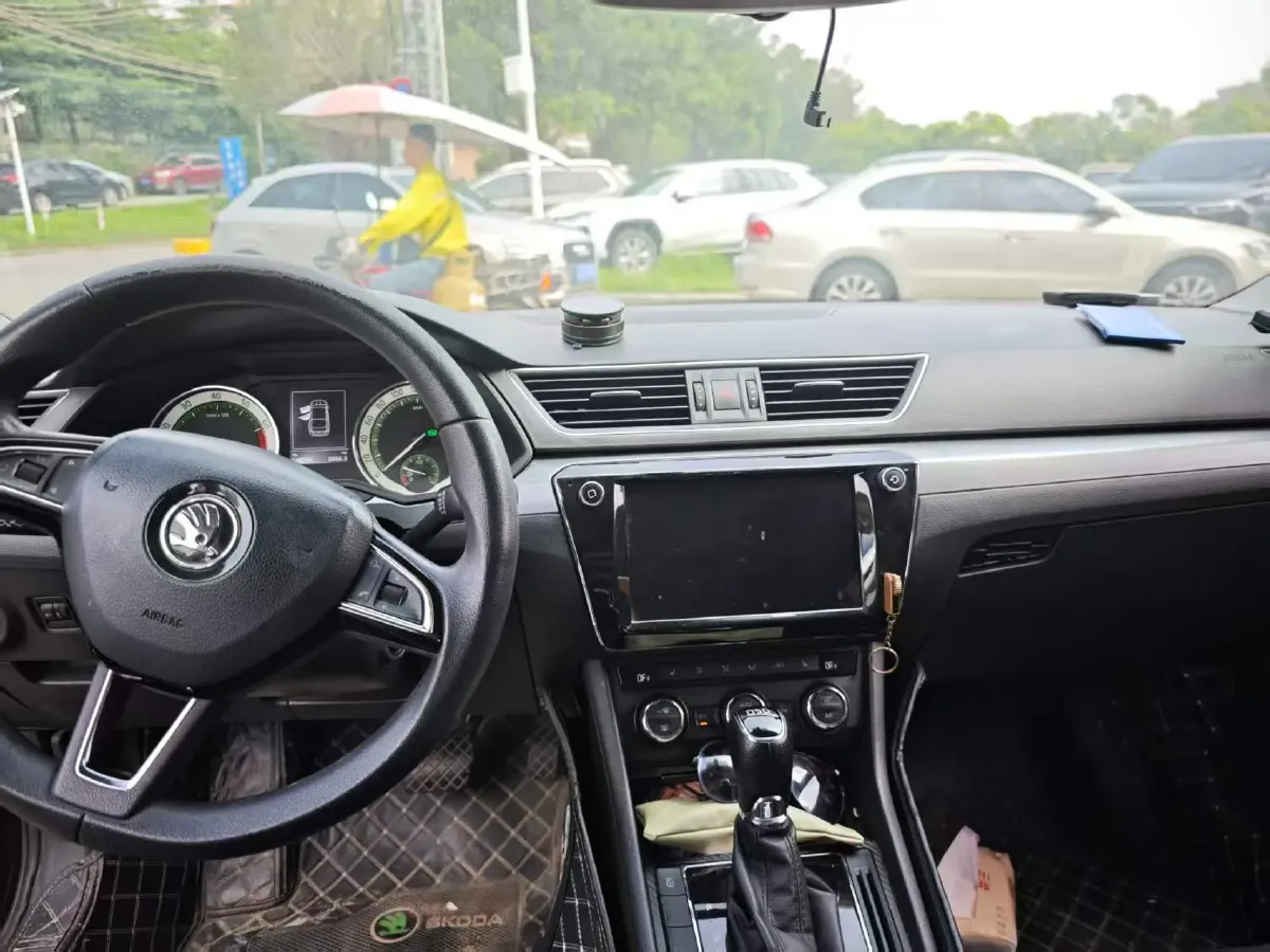 2018 Skoda Kodiak 1.8T 180HP L4 7DCT,autocango,china used car exporter,china ev exporter,chinese used car exporter,chinese used ev exporter