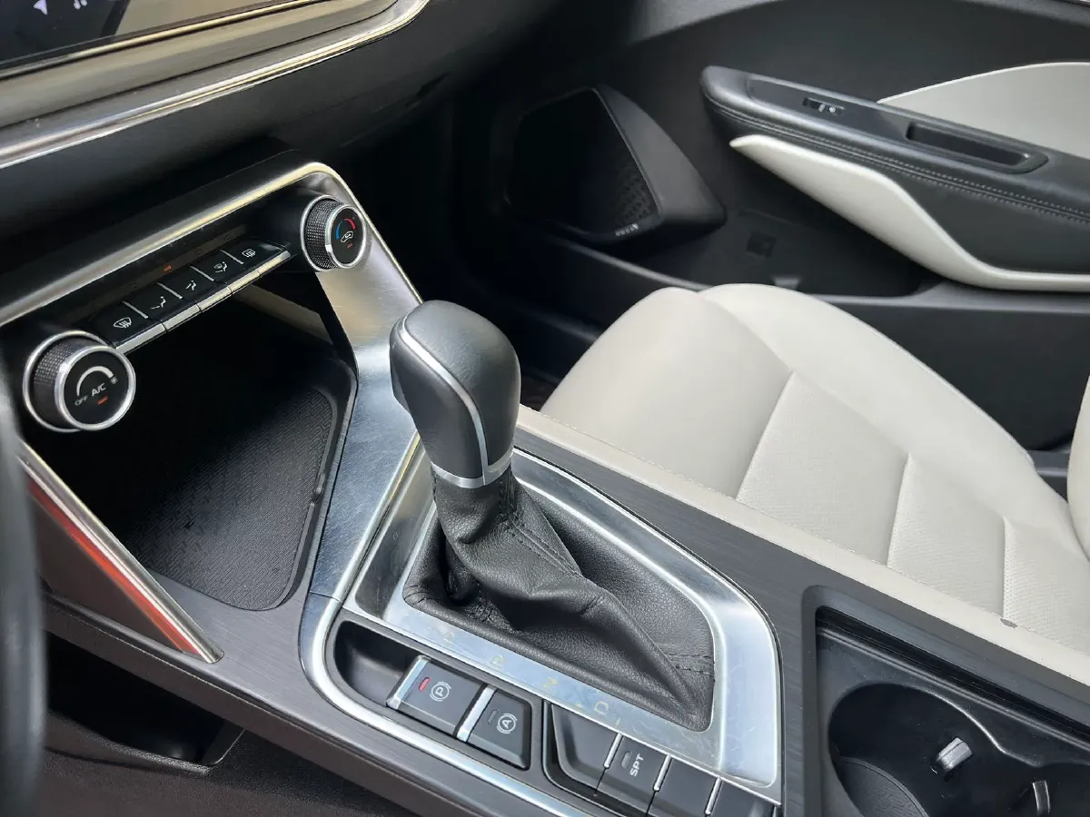 2018 Geely Binray 1.4T 133HP L4 CVT,autocango,china used car exporter,china ev exporter,chinese used car exporter,chinese used ev exporter