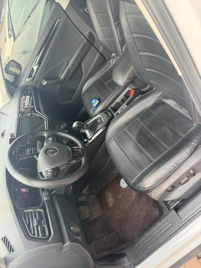 2021 Volkswagen T-Roc 1.4T 150HP L4 7DCT,autocango,china used car exporter,china ev exporter,chinese used car exporter,chinese used ev exporter