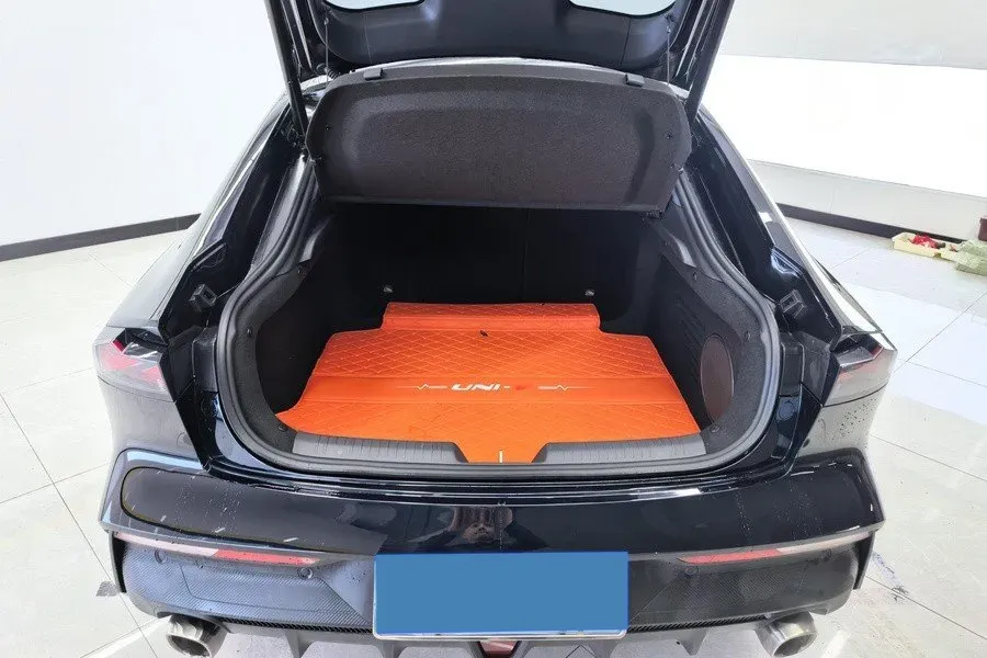 2022 ChangAn UNI-V 1.5T 188HP L4 7DCT,autocango,china used car exporter,china ev exporter,chinese used car exporter,chinese used ev exporter