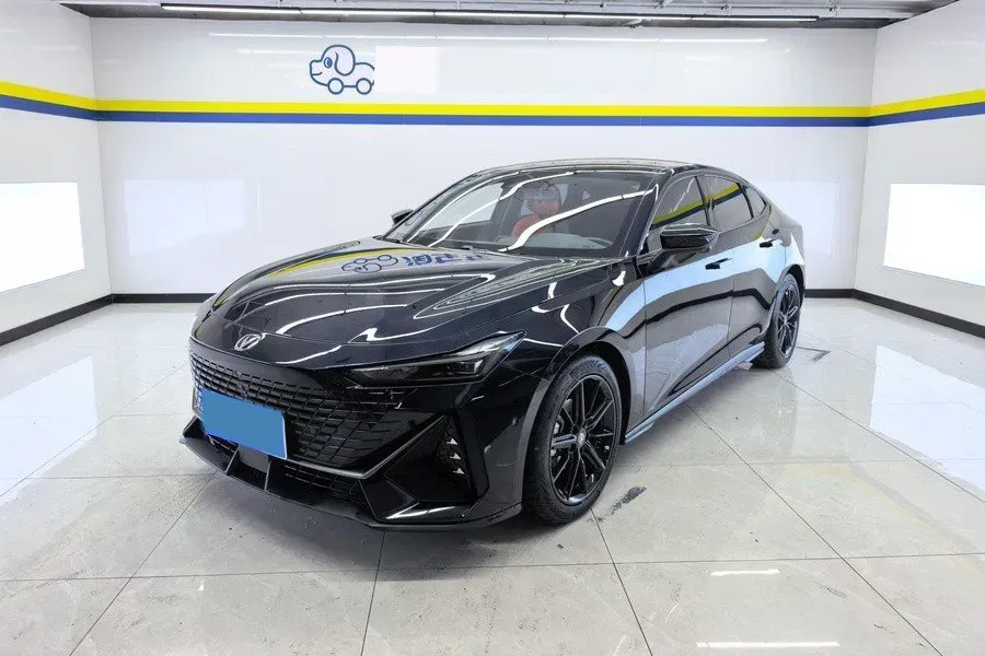 2022 ChangAn UNI-V 1.5T 188HP L4 7DCT,autocango,china used car exporter,china ev exporter,chinese used car exporter,chinese used ev exporter