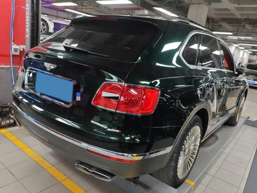 2021 Bentley Bentayga 4.0T 550HP V8 8AT,autocango,china used car exporter,china ev exporter,chinese used car exporter,chinese used ev exporter