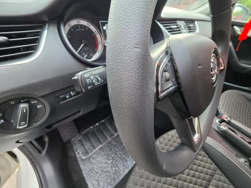 2019 Skoda Octavia 1.2T 116HP L4 7DCT,autocango,china used car exporter,china ev exporter,chinese used car exporter,chinese used ev exporter