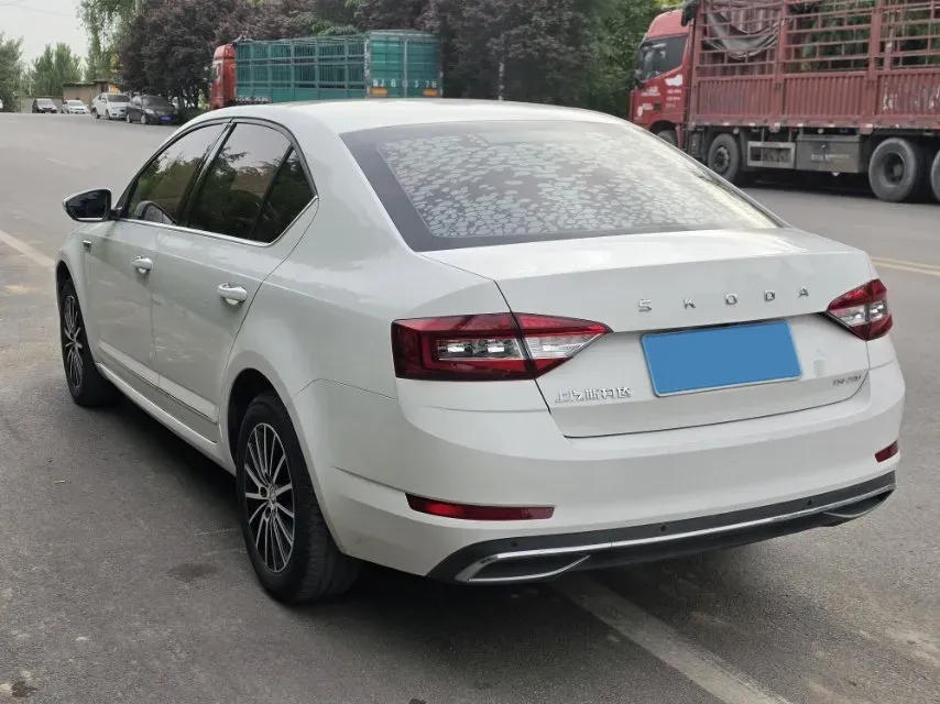 2019 Skoda Octavia 1.2T 116HP L4 7DCT,autocango,china used car exporter,china ev exporter,chinese used car exporter,chinese used ev exporter
