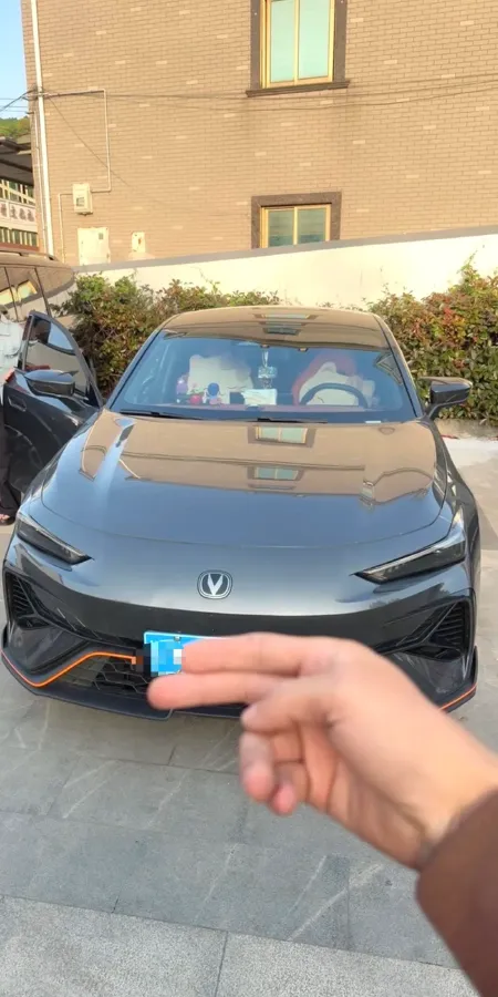 2025 ChangAn UNI-V 1.5T 192HP L4 7DCT,autocango,china used car exporter,china ev exporter,chinese used car exporter,chinese used ev exporter