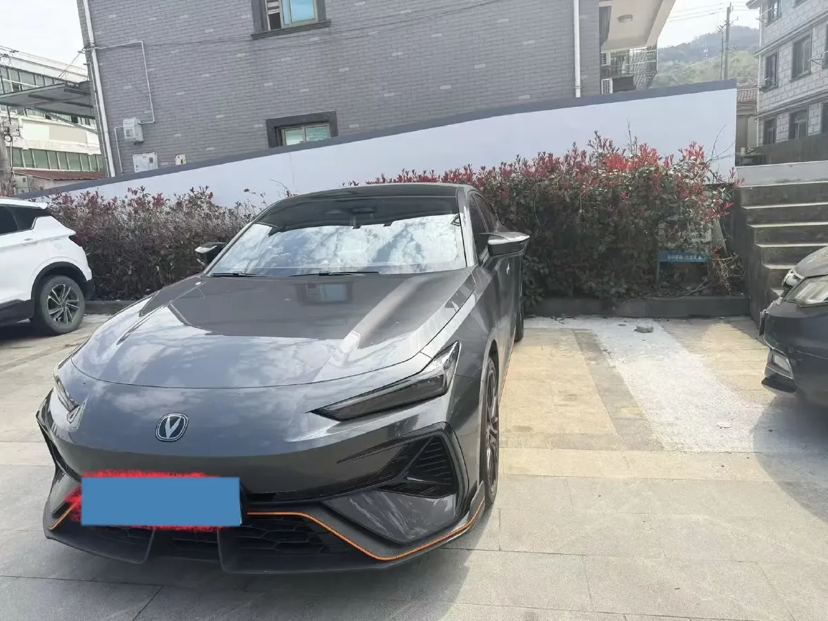 2025 ChangAn UNI-V 1.5T 192HP L4 7DCT,autocango,china used car exporter,china ev exporter,chinese used car exporter,chinese used ev exporter