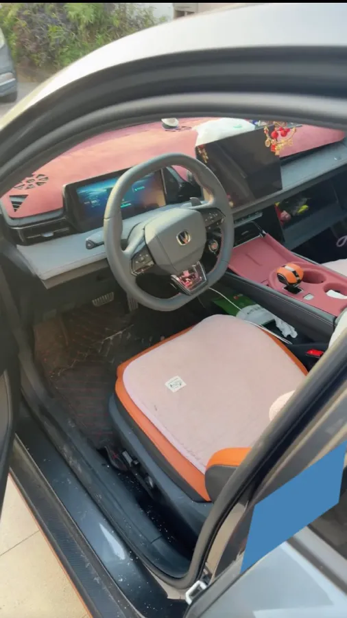 2025 ChangAn UNI-V 1.5T 192HP L4 7DCT,autocango,china used car exporter,china ev exporter,chinese used car exporter,chinese used ev exporter