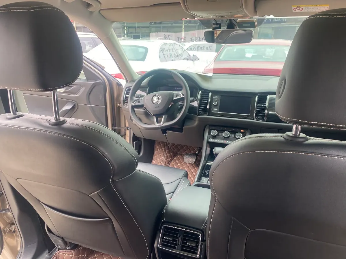 2019 Skoda Superb 2.0T 220HP L4 7DCT,autocango,china used car exporter,china ev exporter,chinese used car exporter,chinese used ev exporter