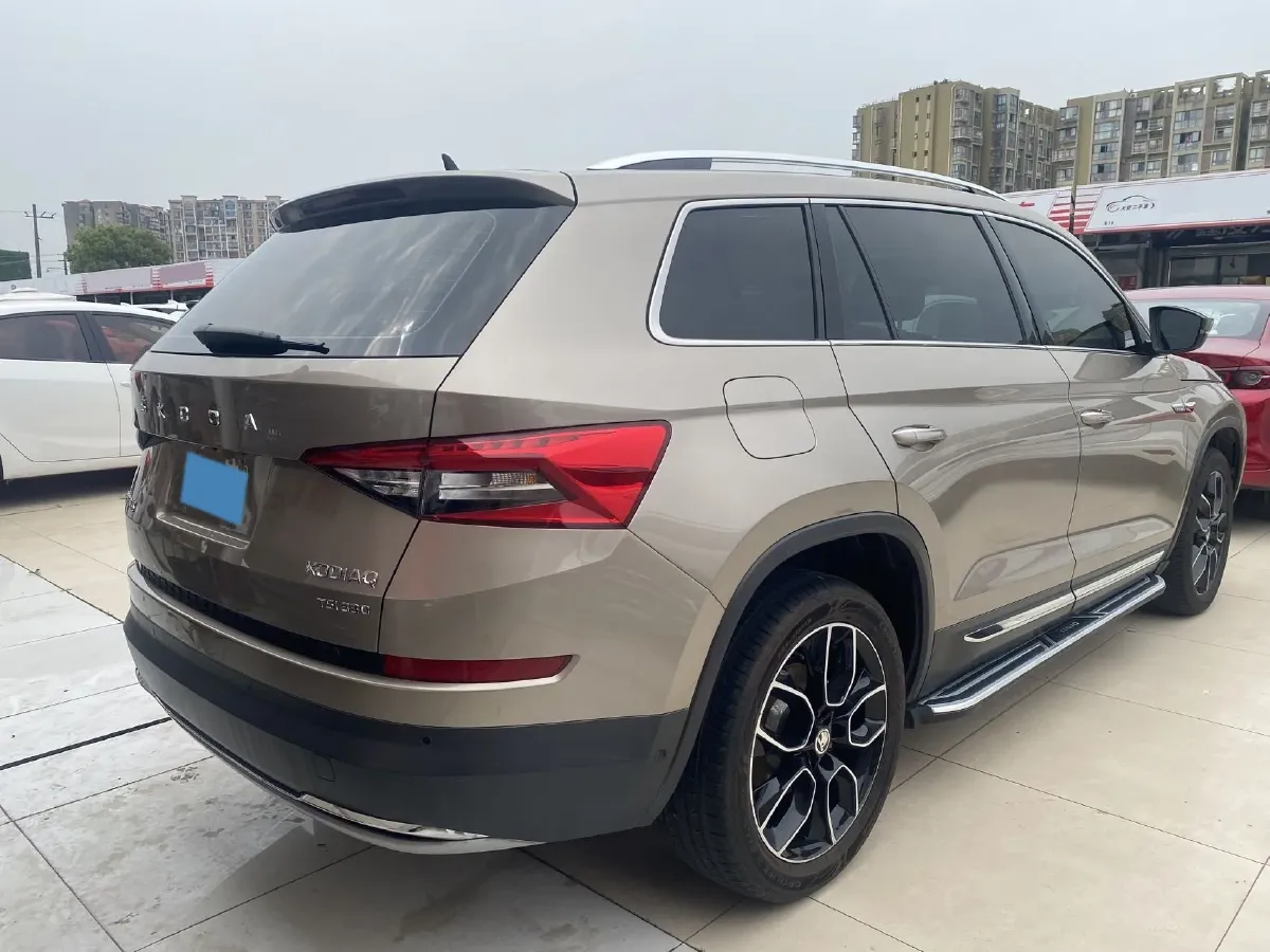 2019 Skoda Superb 2.0T 220HP L4 7DCT,autocango,china used car exporter,china ev exporter,chinese used car exporter,chinese used ev exporter
