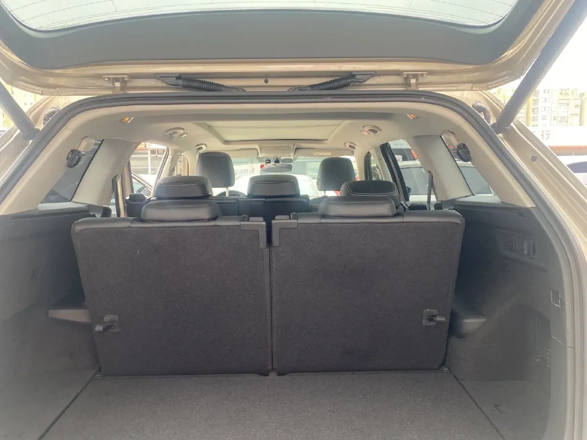 2019 Skoda Superb 2.0T 220HP L4 7DCT,autocango,china used car exporter,china ev exporter,chinese used car exporter,chinese used ev exporter