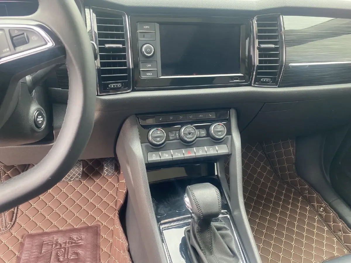 2019 Skoda Superb 2.0T 220HP L4 7DCT,autocango,china used car exporter,china ev exporter,chinese used car exporter,chinese used ev exporter