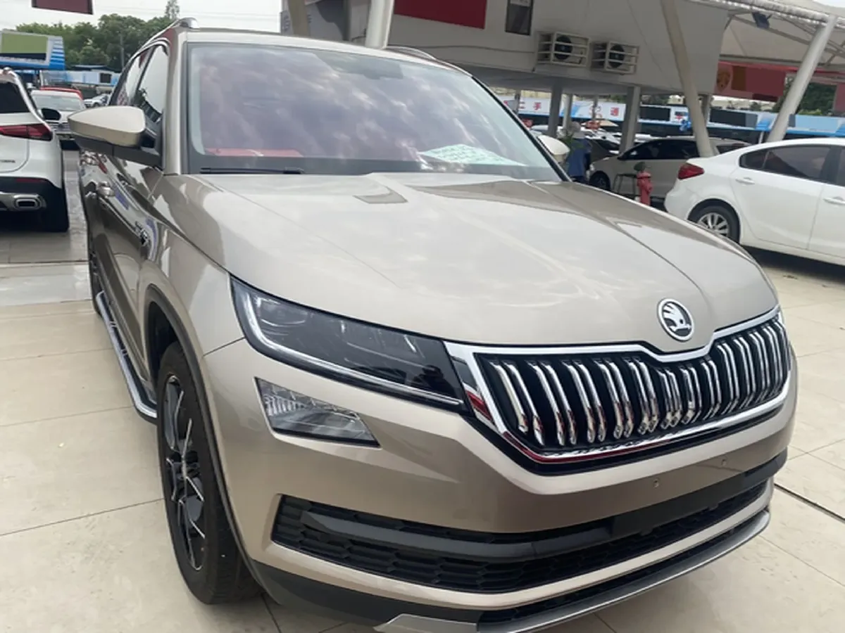 2019 Skoda Superb 2.0T 220HP L4 7DCT,autocango,china used car exporter,china ev exporter,chinese used car exporter,chinese used ev exporter