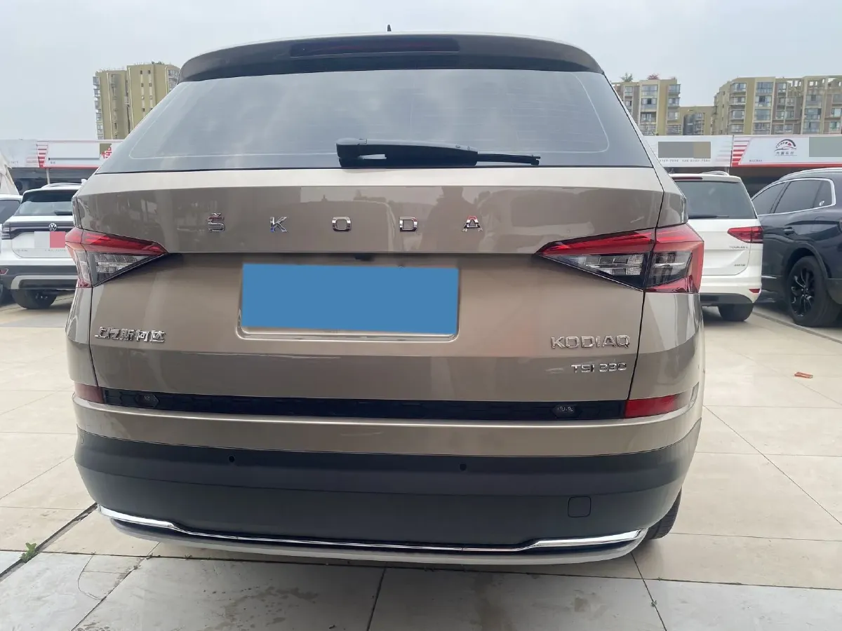 2019 Skoda Superb 2.0T 220HP L4 7DCT,autocango,china used car exporter,china ev exporter,chinese used car exporter,chinese used ev exporter