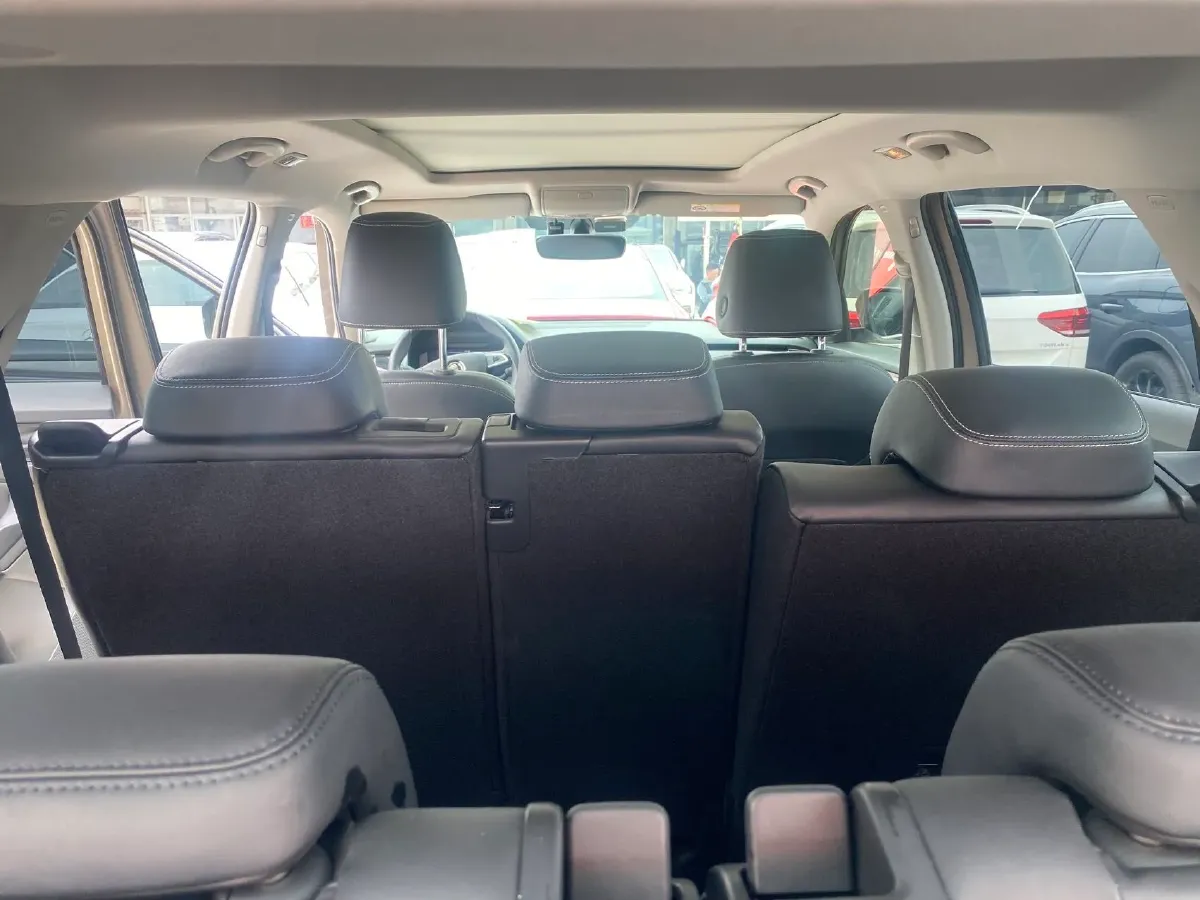 2019 Skoda Superb 2.0T 220HP L4 7DCT,autocango,china used car exporter,china ev exporter,chinese used car exporter,chinese used ev exporter