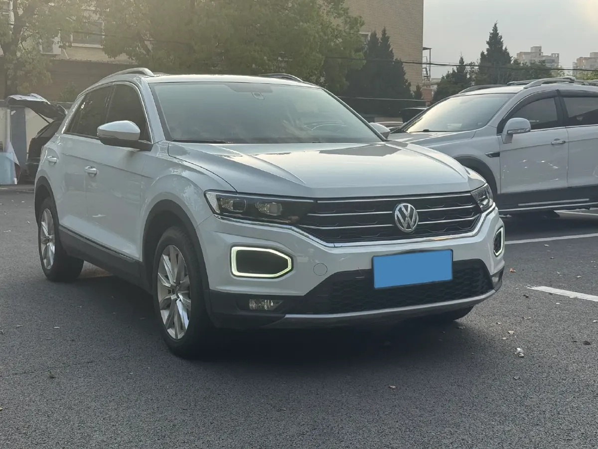2020 Volkswagen T-Roc 1.4T 131HP L4 7DCT,autocango,china used car exporter,china ev exporter,chinese used car exporter,chinese used ev exporter