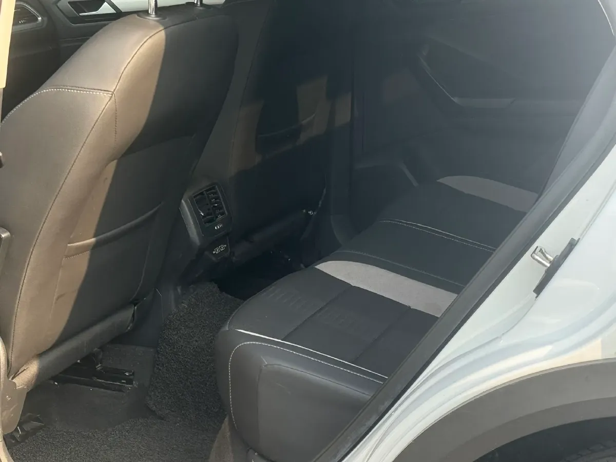 2020 Volkswagen T-Roc 1.4T 131HP L4 7DCT,autocango,china used car exporter,china ev exporter,chinese used car exporter,chinese used ev exporter