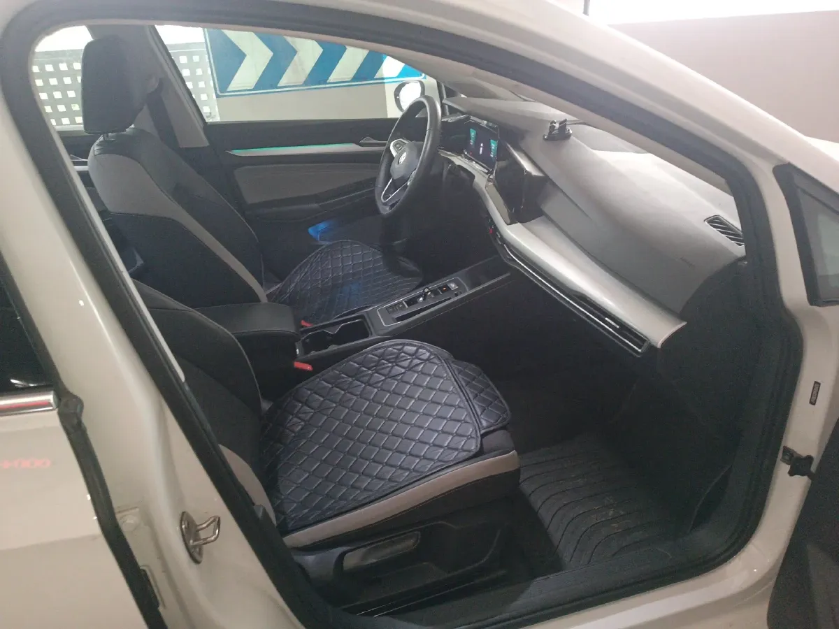 2023 Volkswagen Golf 1.4T 150HP L4 7DCT,autocango,china used car exporter,china ev exporter,chinese used car exporter,chinese used ev exporter