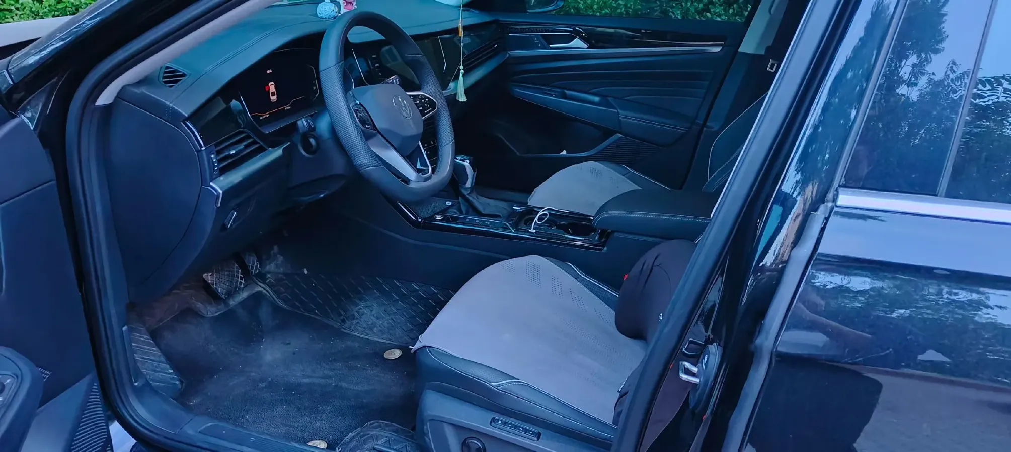 2024 Volkswagen Passat 2.0T 220HP L4 7DCT,autocango,china used car exporter,china ev exporter,chinese used car exporter,chinese used ev exporter