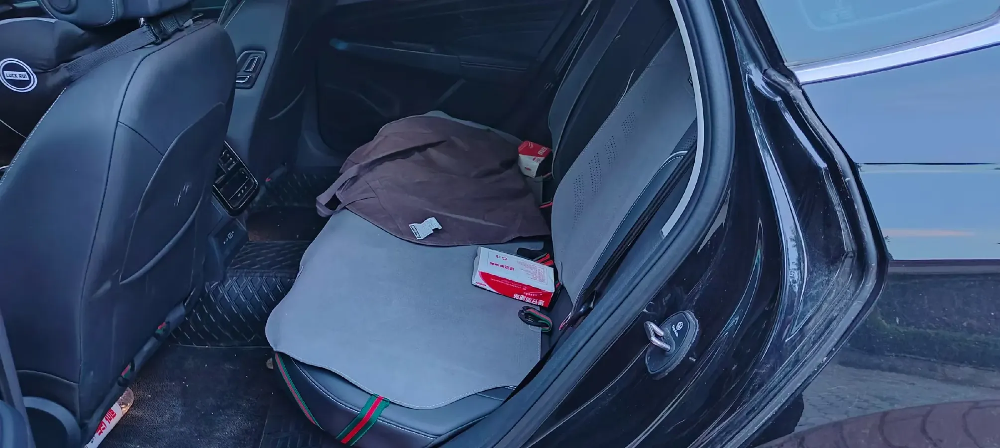 2024 Volkswagen Passat 2.0T 220HP L4 7DCT,autocango,china used car exporter,china ev exporter,chinese used car exporter,chinese used ev exporter