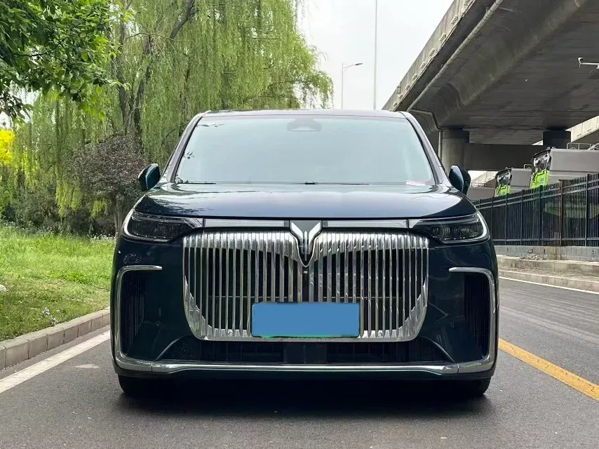 2025 Voyah Dream 1.5T 150HP L4 PHEV 41.7KWH,autocango,china used car exporter,china ev exporter,chinese used car exporter,chinese used ev exporter
