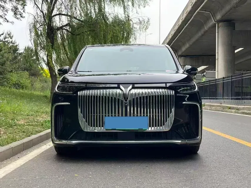 2025 Voyah Dream 1.5T 150HP L4 PHEV 41.7KWH,autocango,china used car exporter,china ev exporter,chinese used car exporter,chinese used ev exporter