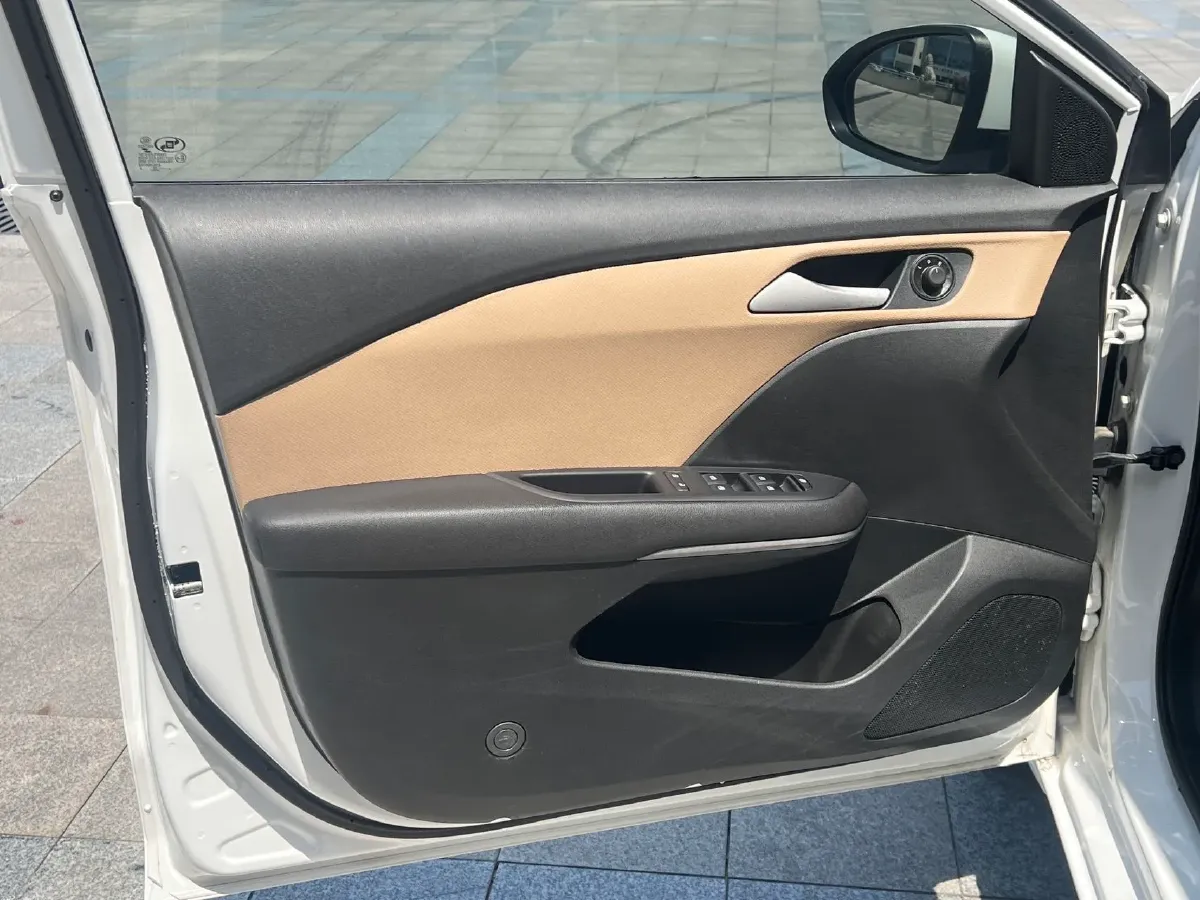 2022 Chevrolet Monza 1.5L 113HP L4 6AT,autocango,china used car exporter,china ev exporter,chinese used car exporter,chinese used ev exporter