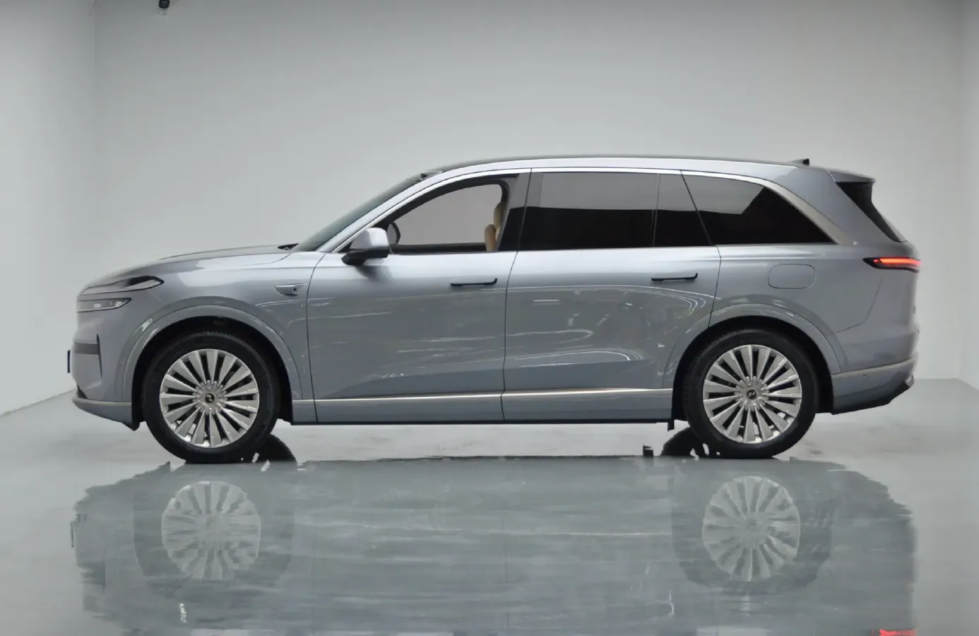 2025 ONVO L90 BEV,autocango,china used car exporter,china ev exporter,chinese used car exporter,chinese used ev exporter