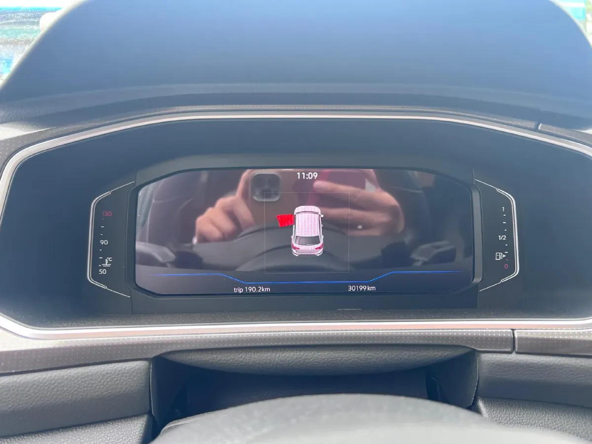 2024 Volkswagen T-Roc 1.5T 160HP L4 7DCT,autocango,china used car exporter,china ev exporter,chinese used car exporter,chinese used ev exporter