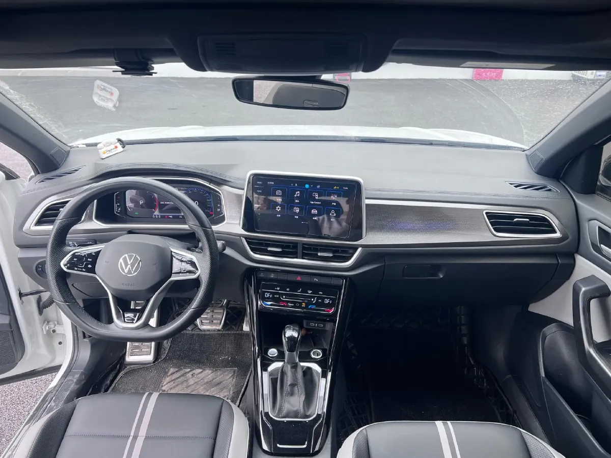 2024 Volkswagen T-Roc 1.5T 160HP L4 7DCT,autocango,china used car exporter,china ev exporter,chinese used car exporter,chinese used ev exporter