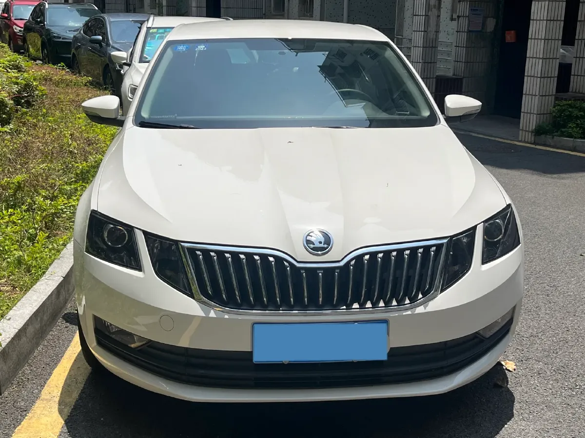 2018 Skoda Octavia 1.2T 116HP L4 7DCT,autocango,china used car exporter,china ev exporter,chinese used car exporter,chinese used ev exporter