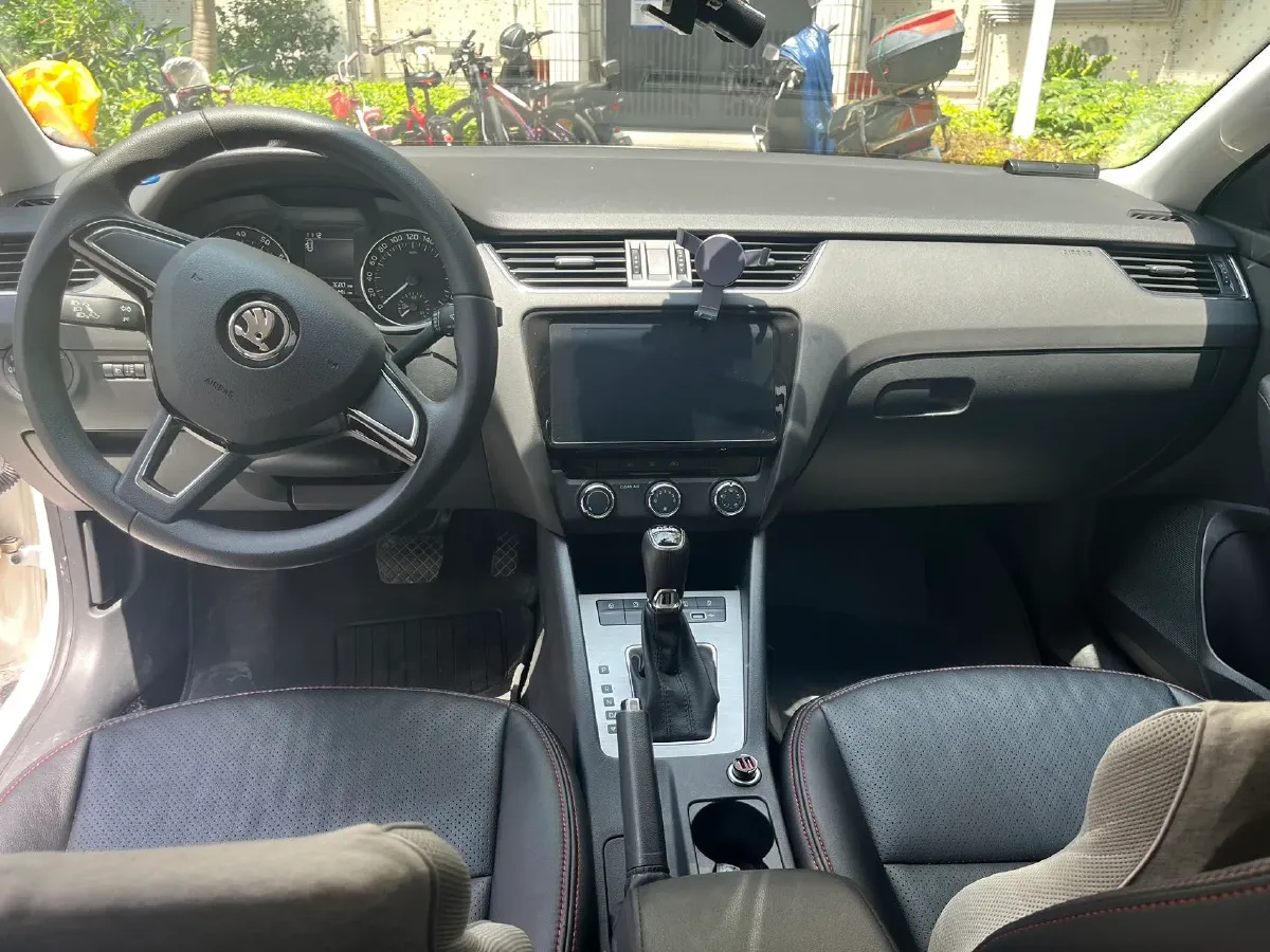 2018 Skoda Octavia 1.2T 116HP L4 7DCT,autocango,china used car exporter,china ev exporter,chinese used car exporter,chinese used ev exporter