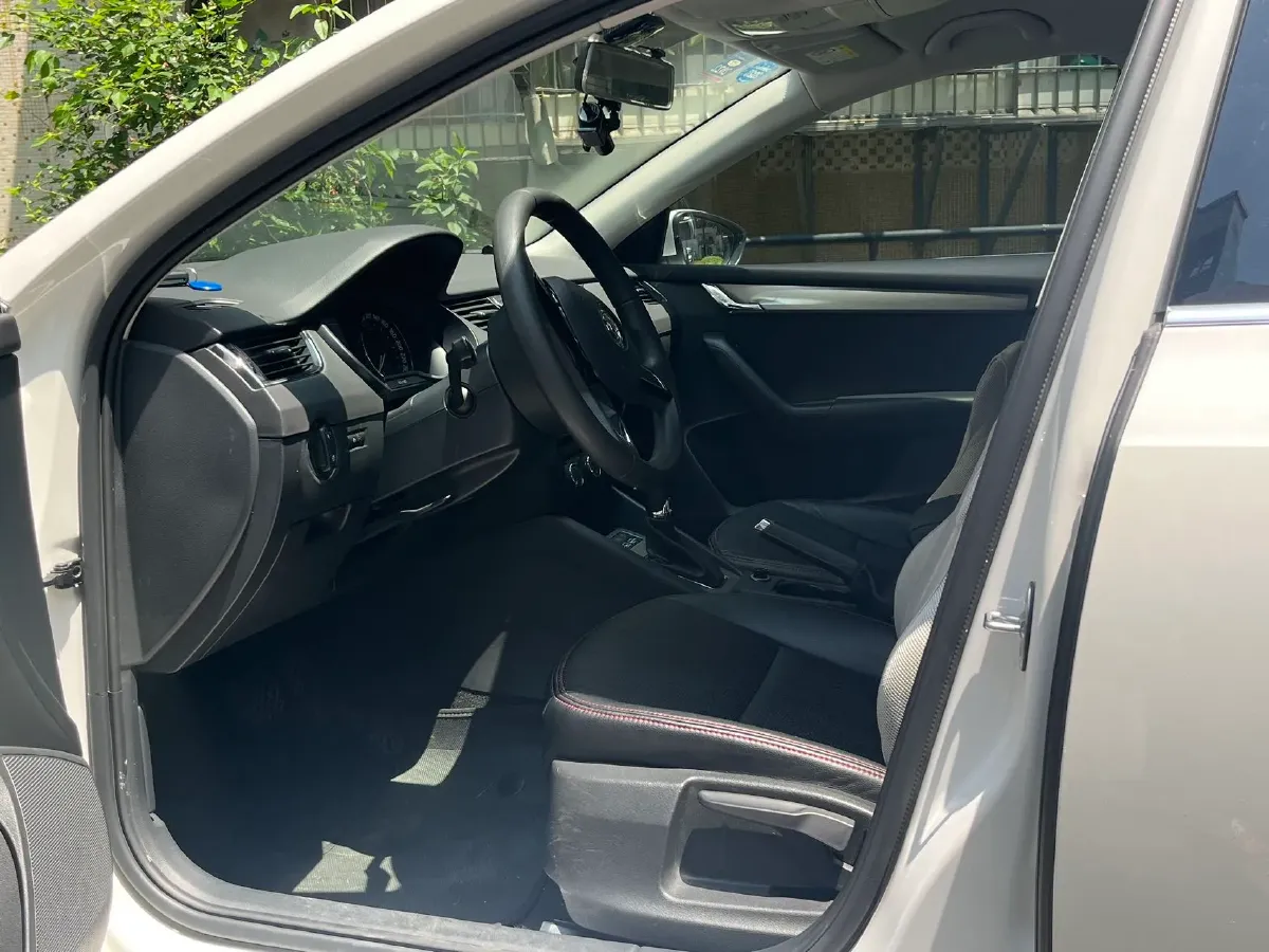 2018 Skoda Octavia 1.2T 116HP L4 7DCT,autocango,china used car exporter,china ev exporter,chinese used car exporter,chinese used ev exporter