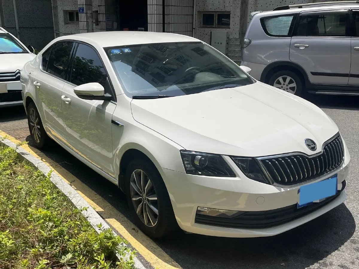 2018 Skoda Octavia 1.2T 116HP L4 7DCT,autocango,china used car exporter,china ev exporter,chinese used car exporter,chinese used ev exporter