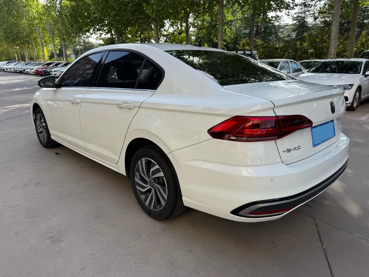 2023 Volkswagen Bora 1.2T 116HP L4 7DCT,autocango,china used car exporter,china ev exporter,chinese used car exporter,chinese used ev exporter