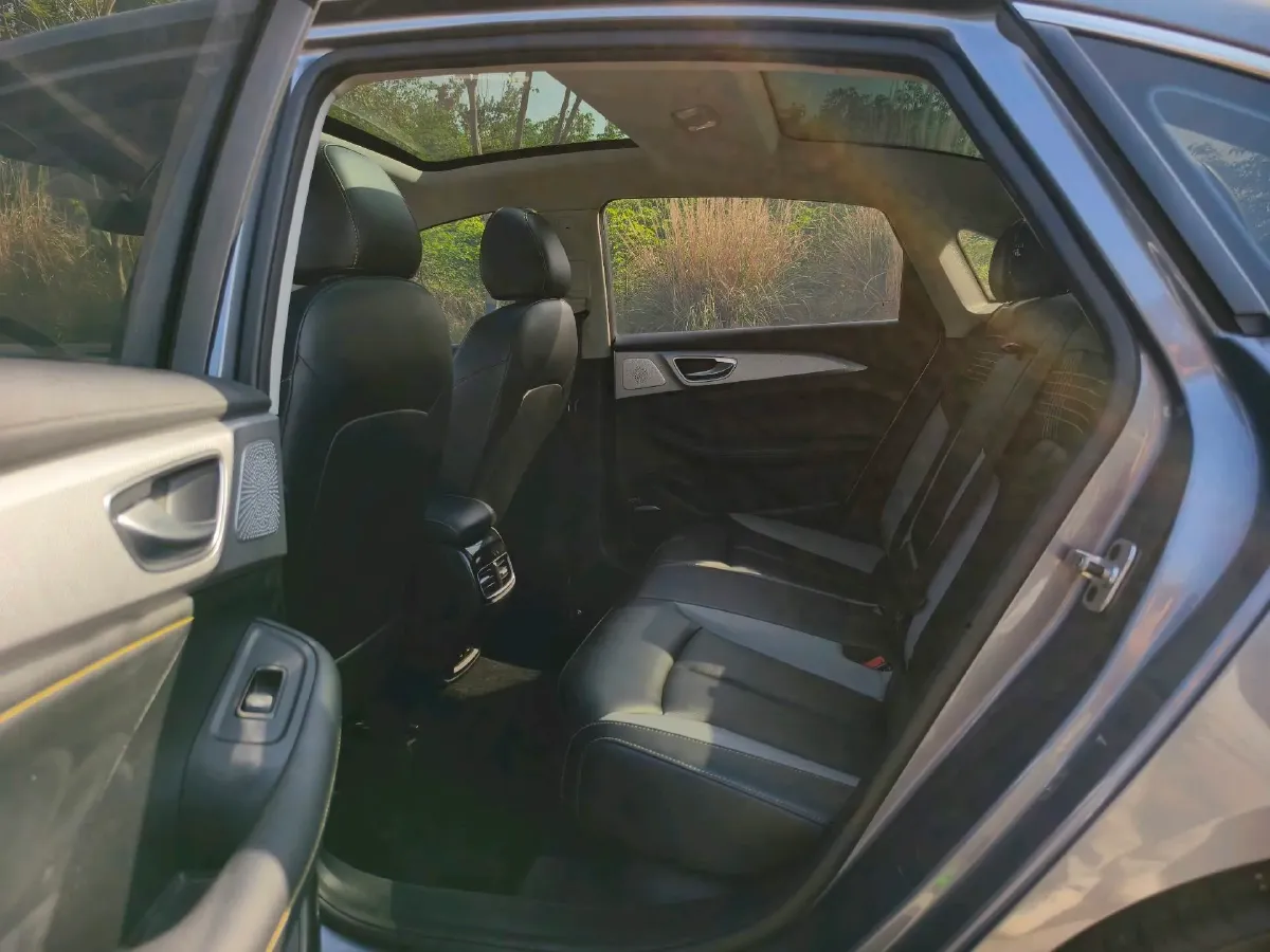 2020 Roewe i6 MAX 1.5T 173HP L4 7DCT,autocango,china used car exporter,china ev exporter,chinese used car exporter,chinese used ev exporter