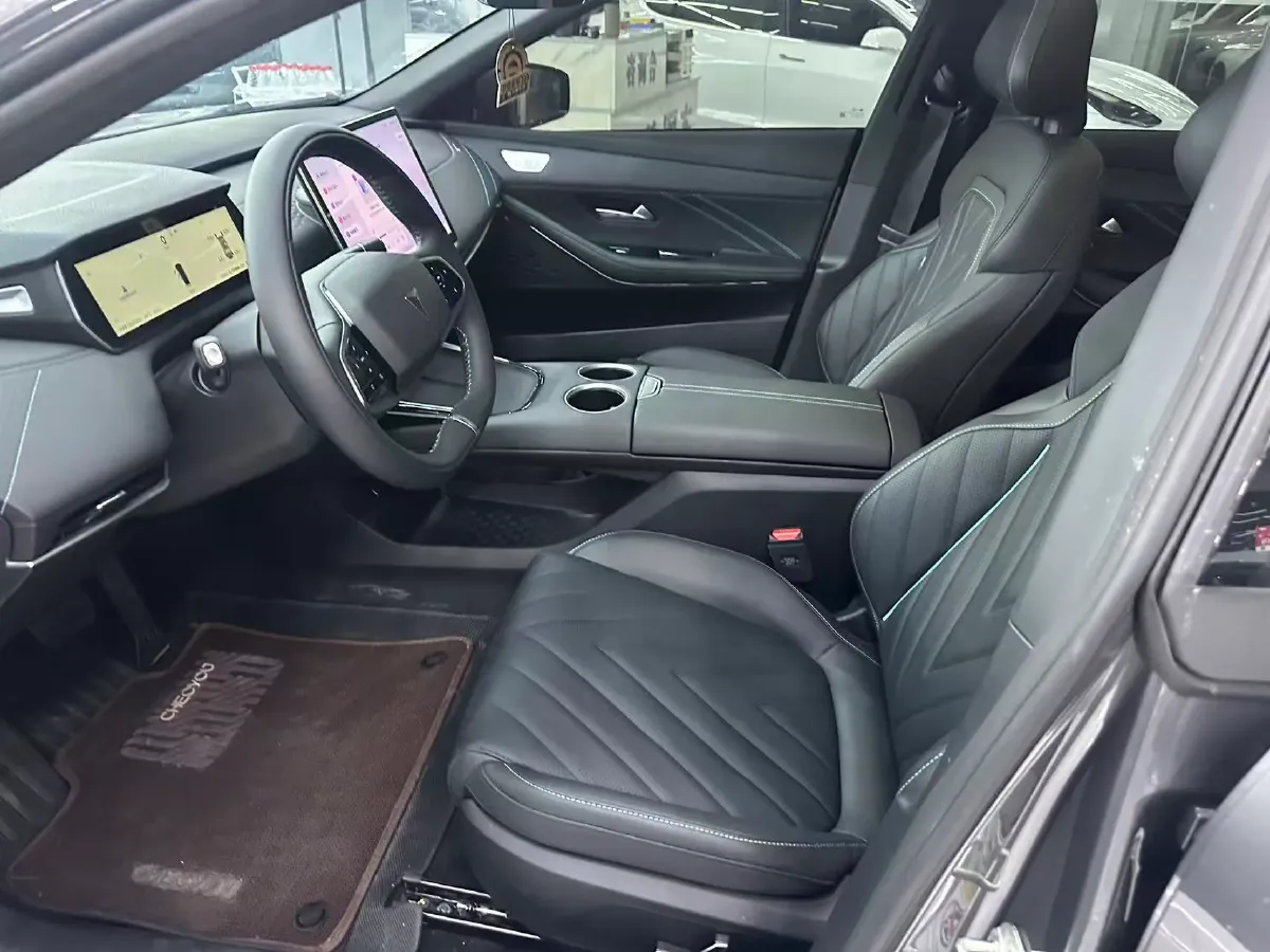 2025 ChangAn CS75 Plus 2.0T 233HP L4 8AT,autocango,china used car exporter,china ev exporter,chinese used car exporter,chinese used ev exporter