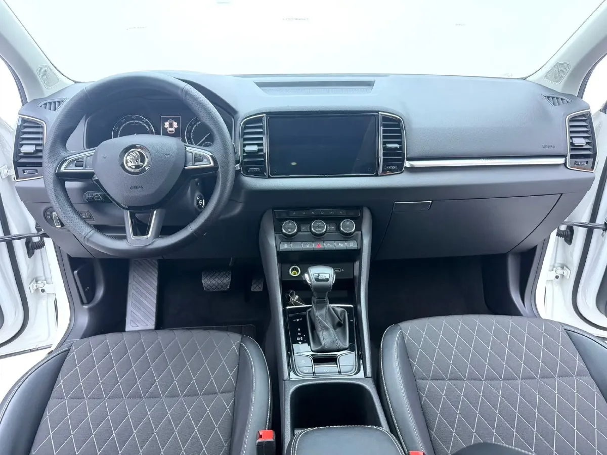 2021 Skoda Karoq 1.4T 150HP L4 7DCT,autocango,china used car exporter,china ev exporter,chinese used car exporter,chinese used ev exporter