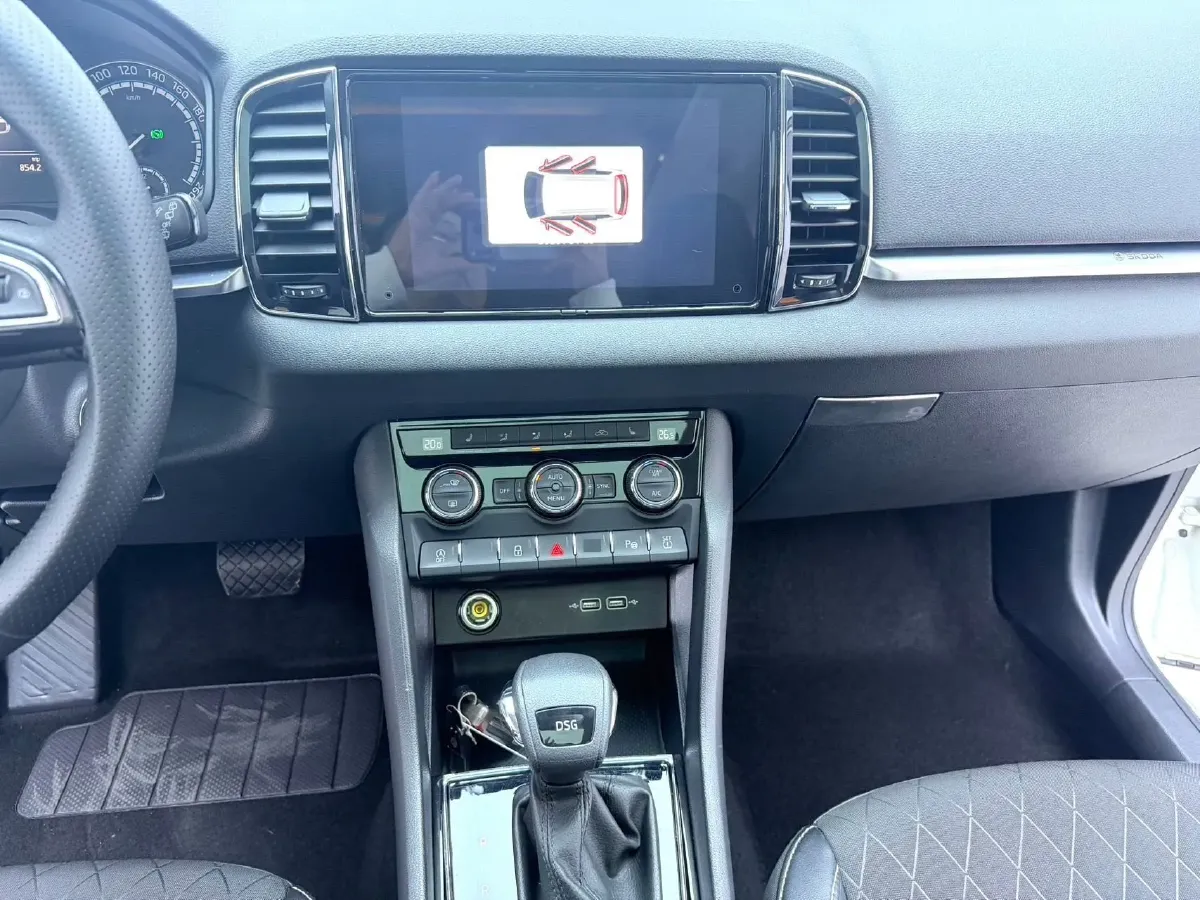 2021 Skoda Karoq 1.4T 150HP L4 7DCT,autocango,china used car exporter,china ev exporter,chinese used car exporter,chinese used ev exporter