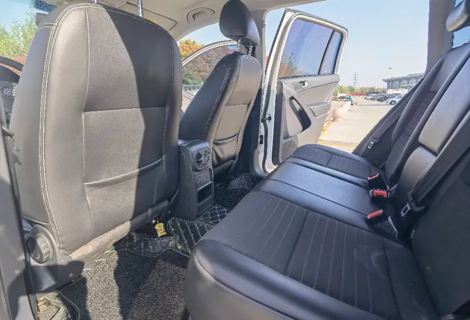 2017 MAXUS T60 2.0T 224HP L4 6AT,autocango,china used car exporter,china ev exporter,chinese used car exporter,chinese used ev exporter