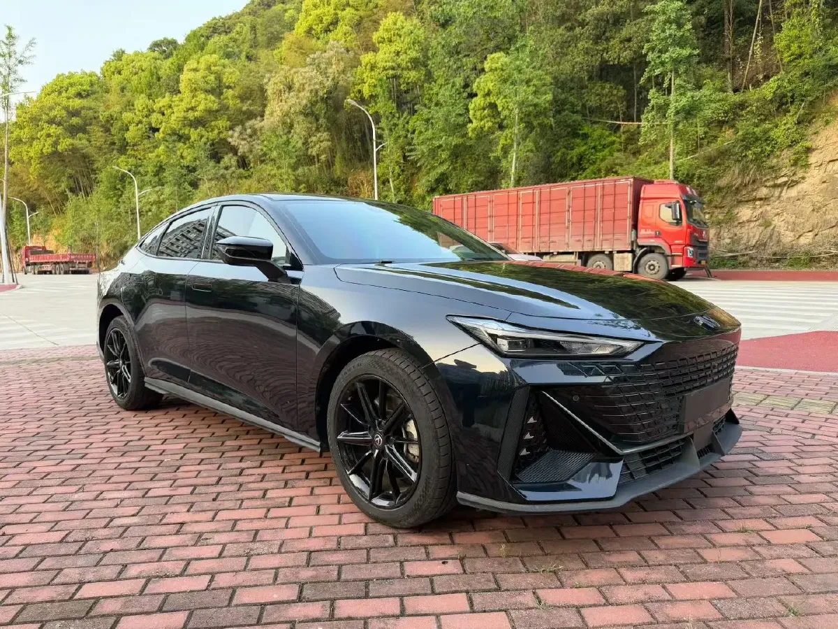 2023 ChangAn UNI-V iDD 1.5T 170HP L4 6TCT PHEV 18.4KWH,autocango,china used car exporter,china ev exporter,chinese used car exporter,chinese used ev exporter