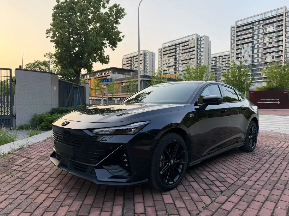 2023 ChangAn UNI-V iDD 1.5T 170HP L4 6TCT PHEV 18.4KWH,autocango,china used car exporter,china ev exporter,chinese used car exporter,chinese used ev exporter