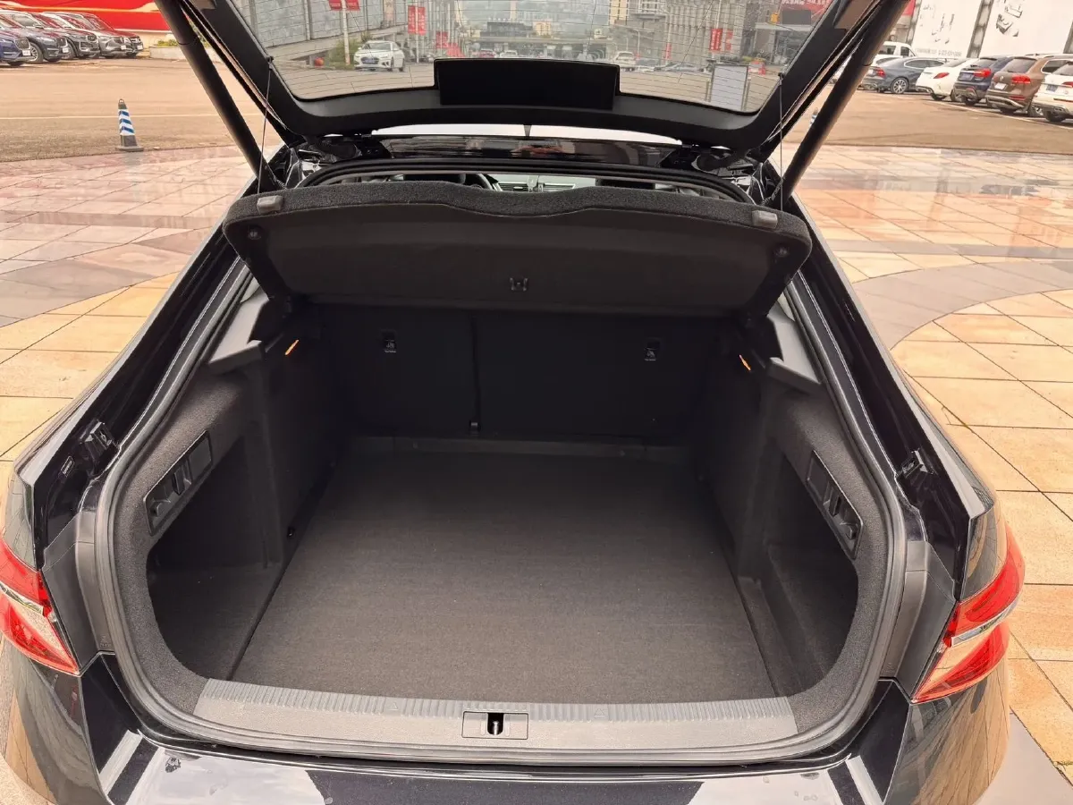 2023 Skoda Superb 1.4T 150HP L4 7DCT,autocango,china used car exporter,china ev exporter,chinese used car exporter,chinese used ev exporter