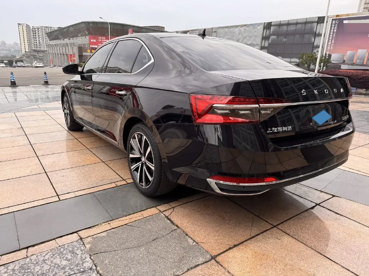 2023 Skoda Superb 1.4T 150HP L4 7DCT,autocango,china used car exporter,china ev exporter,chinese used car exporter,chinese used ev exporter