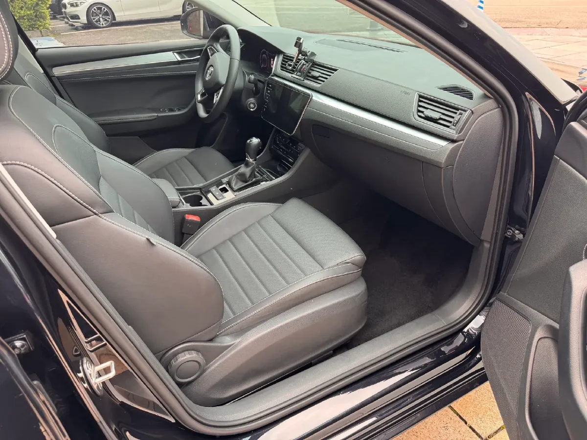 2023 Skoda Superb 1.4T 150HP L4 7DCT,autocango,china used car exporter,china ev exporter,chinese used car exporter,chinese used ev exporter