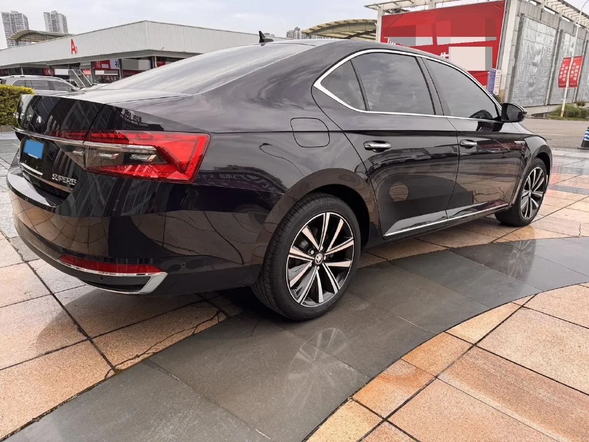 2023 Skoda Superb 1.4T 150HP L4 7DCT,autocango,china used car exporter,china ev exporter,chinese used car exporter,chinese used ev exporter