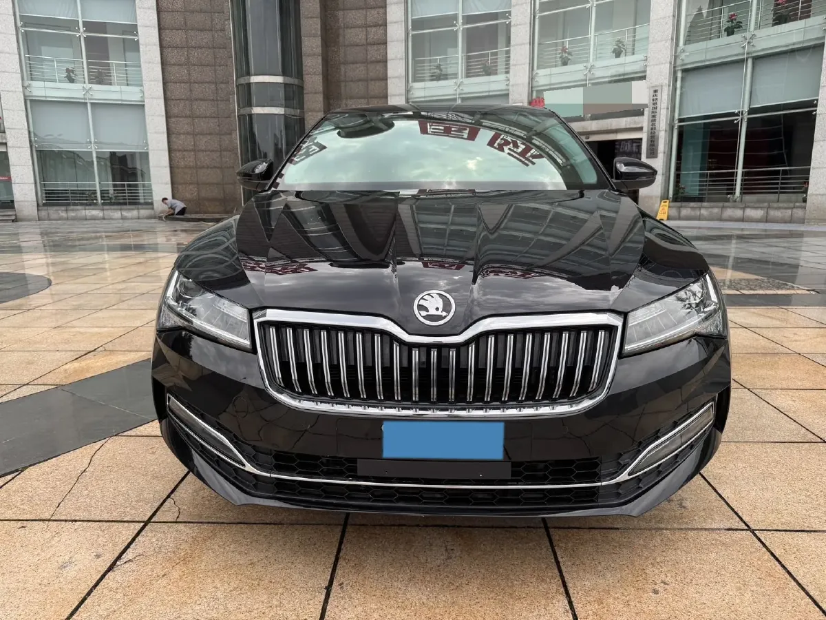 2023 Skoda Superb 1.4T 150HP L4 7DCT,autocango,china used car exporter,china ev exporter,chinese used car exporter,chinese used ev exporter