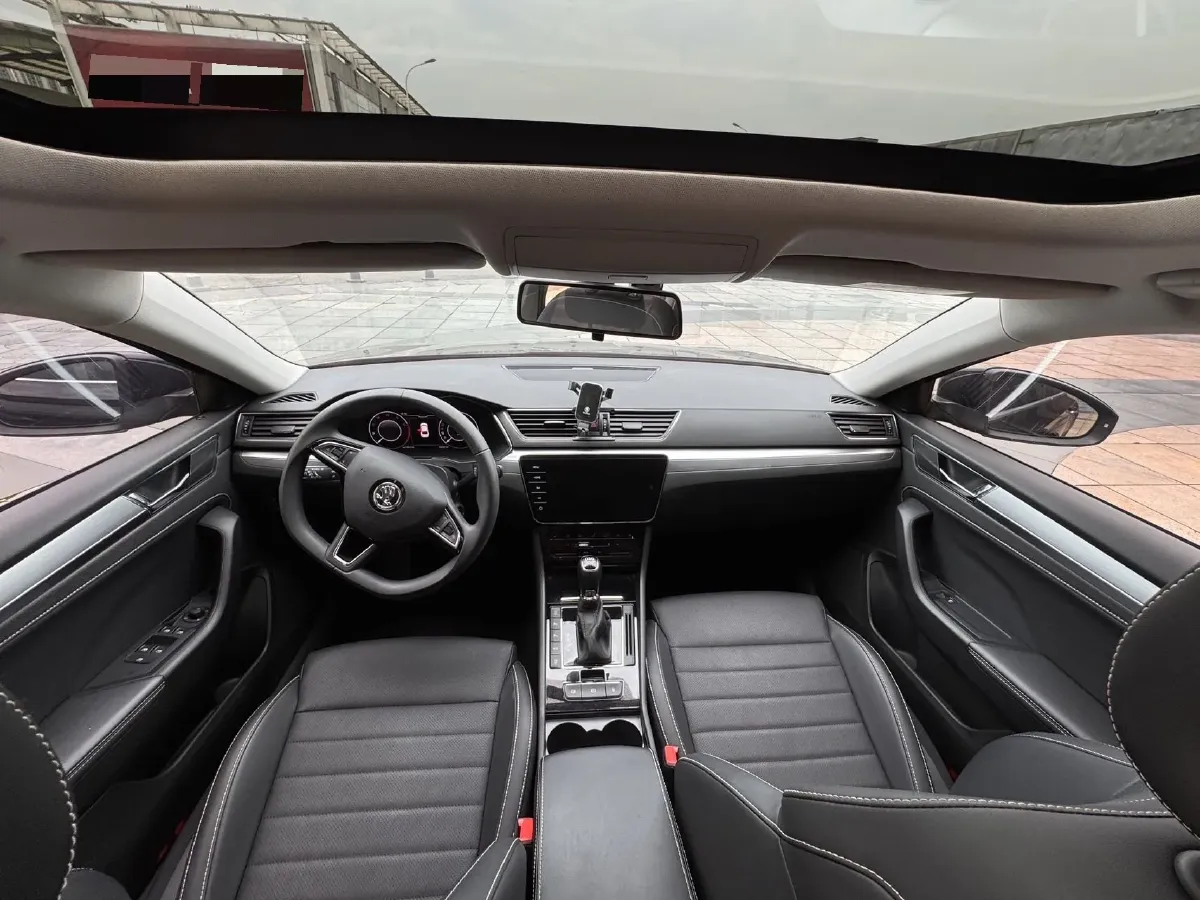 2023 Skoda Superb 1.4T 150HP L4 7DCT,autocango,china used car exporter,china ev exporter,chinese used car exporter,chinese used ev exporter