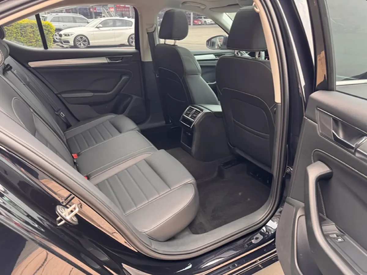 2023 Skoda Superb 1.4T 150HP L4 7DCT,autocango,china used car exporter,china ev exporter,chinese used car exporter,chinese used ev exporter