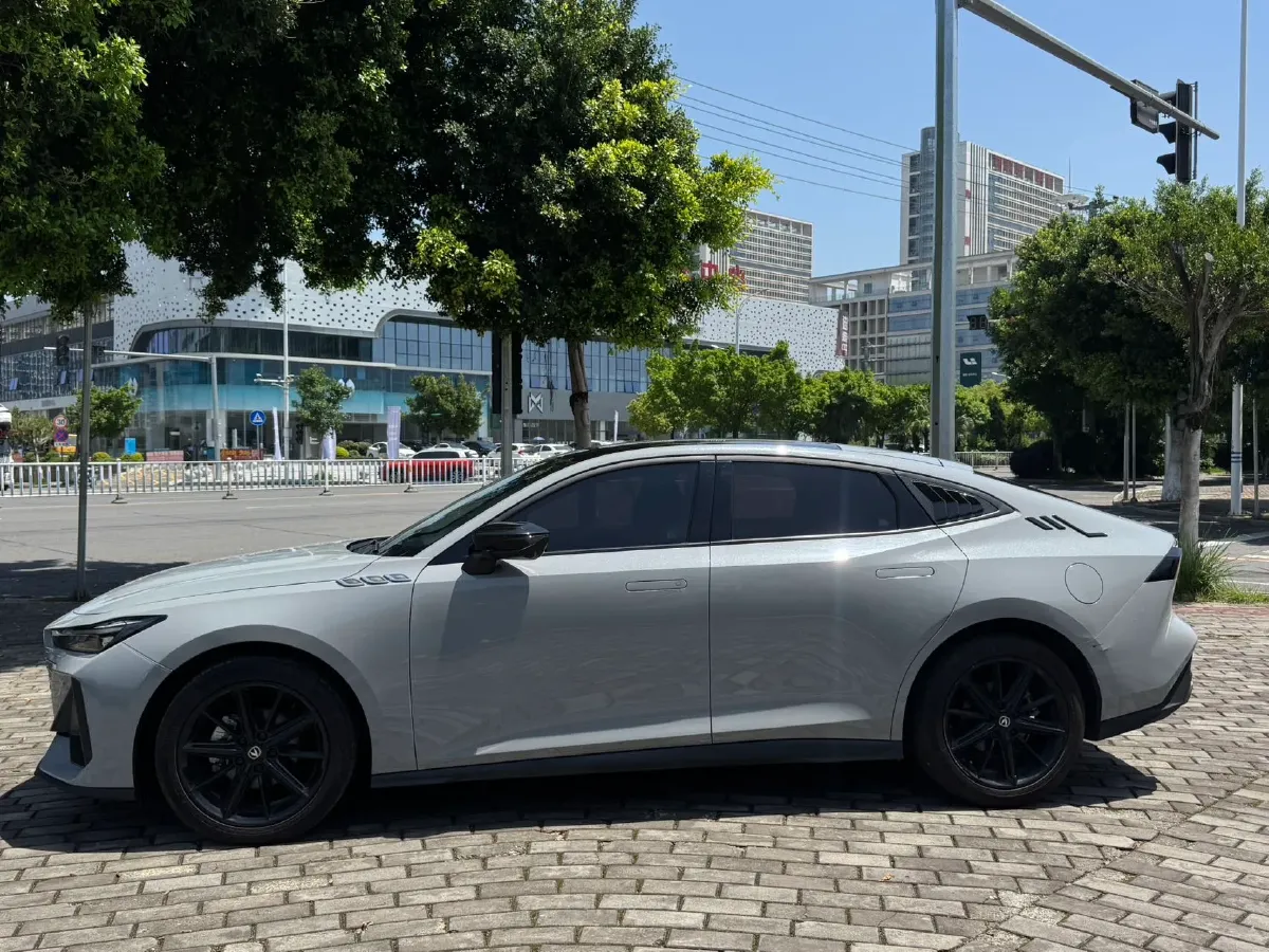 2024 ChangAn UNI-V 1.5T 188HP L4 7DCT,autocango,china used car exporter,china ev exporter,chinese used car exporter,chinese used ev exporter